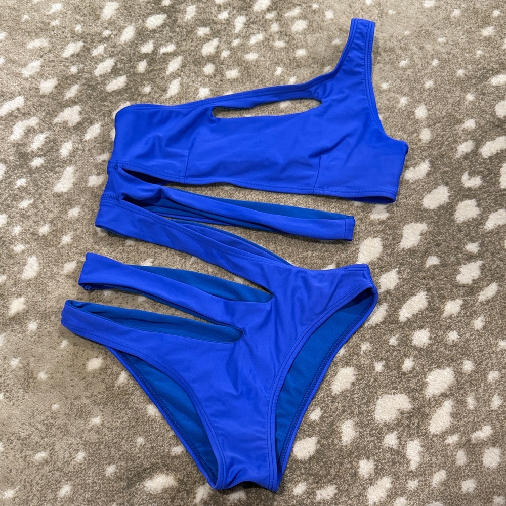 Norboe Blue One-Shoulder Cutout Swimsuit. Size S - Picture 2 of 14
